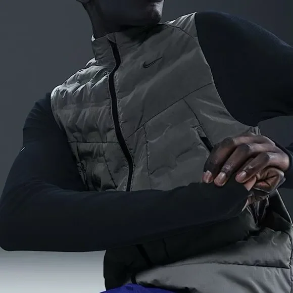 Nike Running Division Therma-Fit ADV Reflective Running Vest